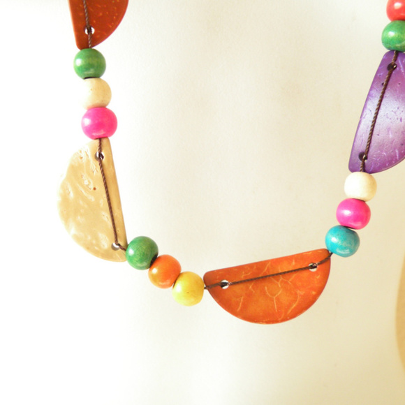 Multicolor Wooden Hand Crafted Beads Lei Necklace - Picture 5 of 6